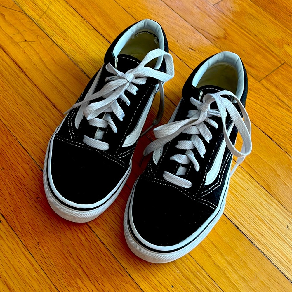 Simple Black and White Old Skool Vans